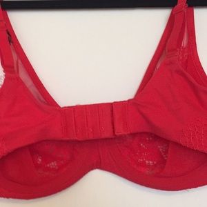 PINK Victoria's Secret Intimates & Sleepwear - Victoria's Secret bra 32DD PINK Victoria's Secret Intimates & Sleepwear - Victoria's Secret bra 32DD